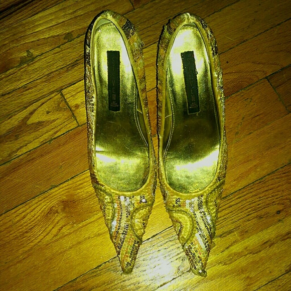 FINAL DROP! Steven by Steve Madden gold sequin pointy toe he… - Picture 2 of 5